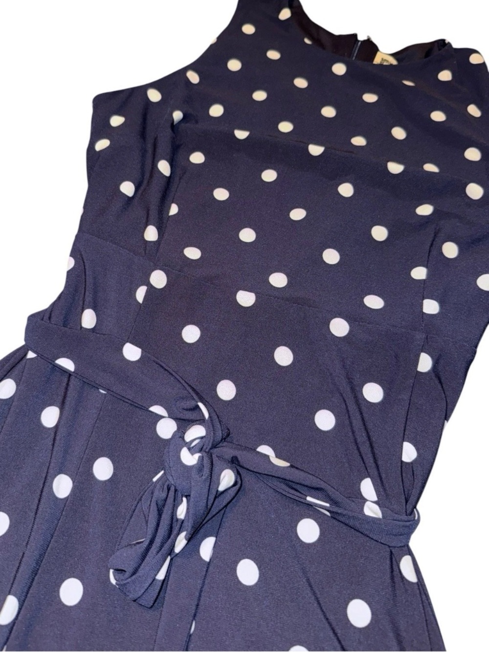 Belted No Wrinkle Travelers Dress 10 Sleeveless Navy + White Polka Dots - Picture 3 of 11